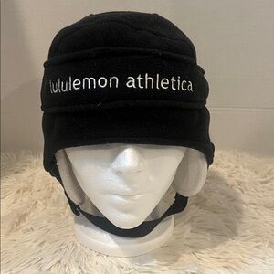 Lululemon embroidered hat, touque, made to look like a hockey helmet.
